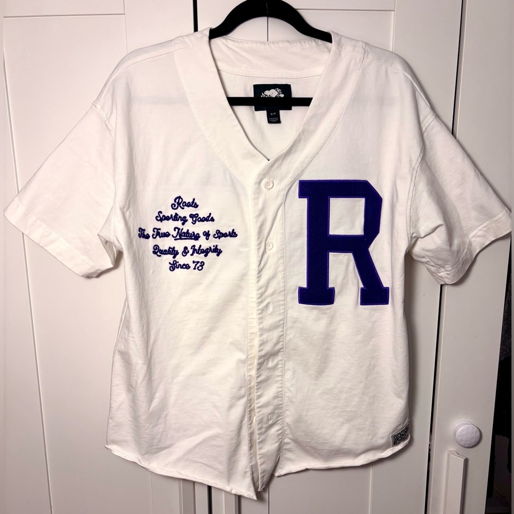 Roots Baseball Jersey Top men’s size small (women’s size M/L)